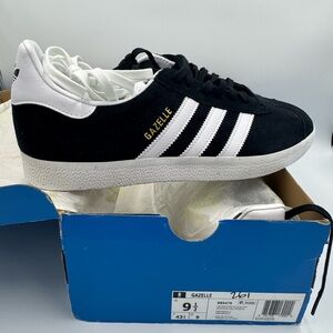 Adidas Gazelle Black & White Gold Accents 9.5m/10.5w Suede White/Black Laces